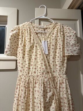 Neuflora Fall River Spring Floral